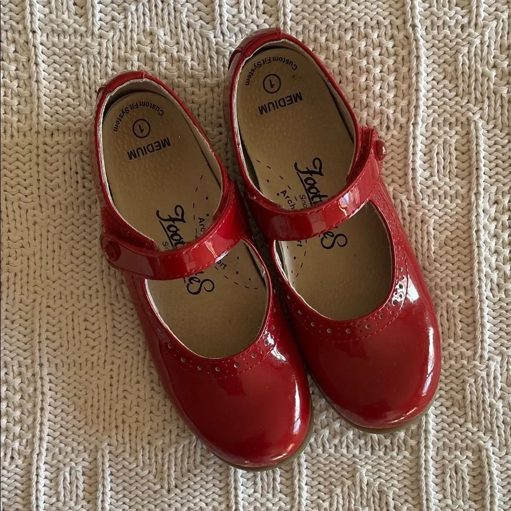 Footmates Emma Patent Leather in Richmond Red Size 1 Big Kid Medium Width